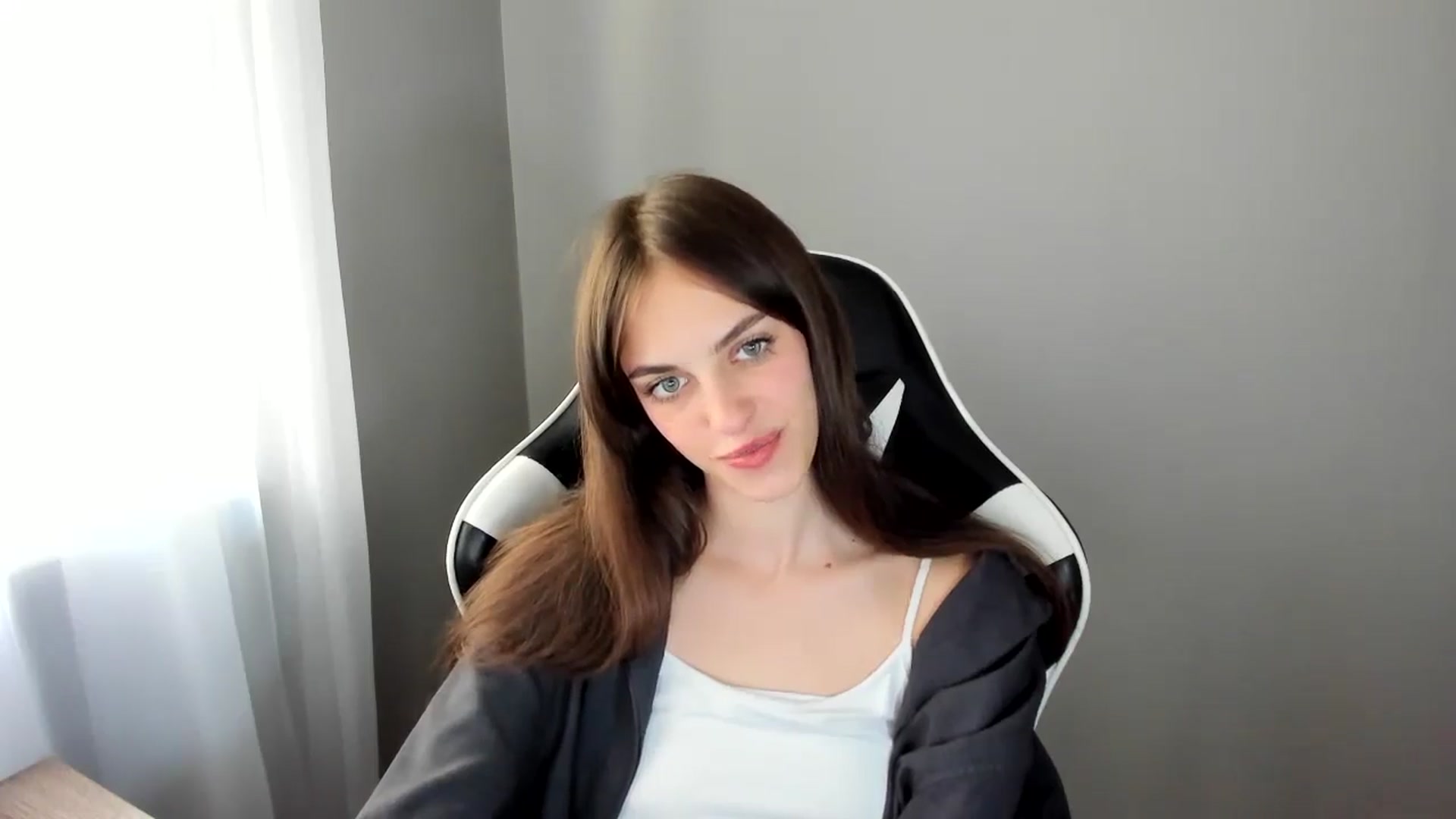 Gallery image thumbnail from Dashamoxy's myfreecams stream on, 07/07/2025, 14:32 image 10 of 20
