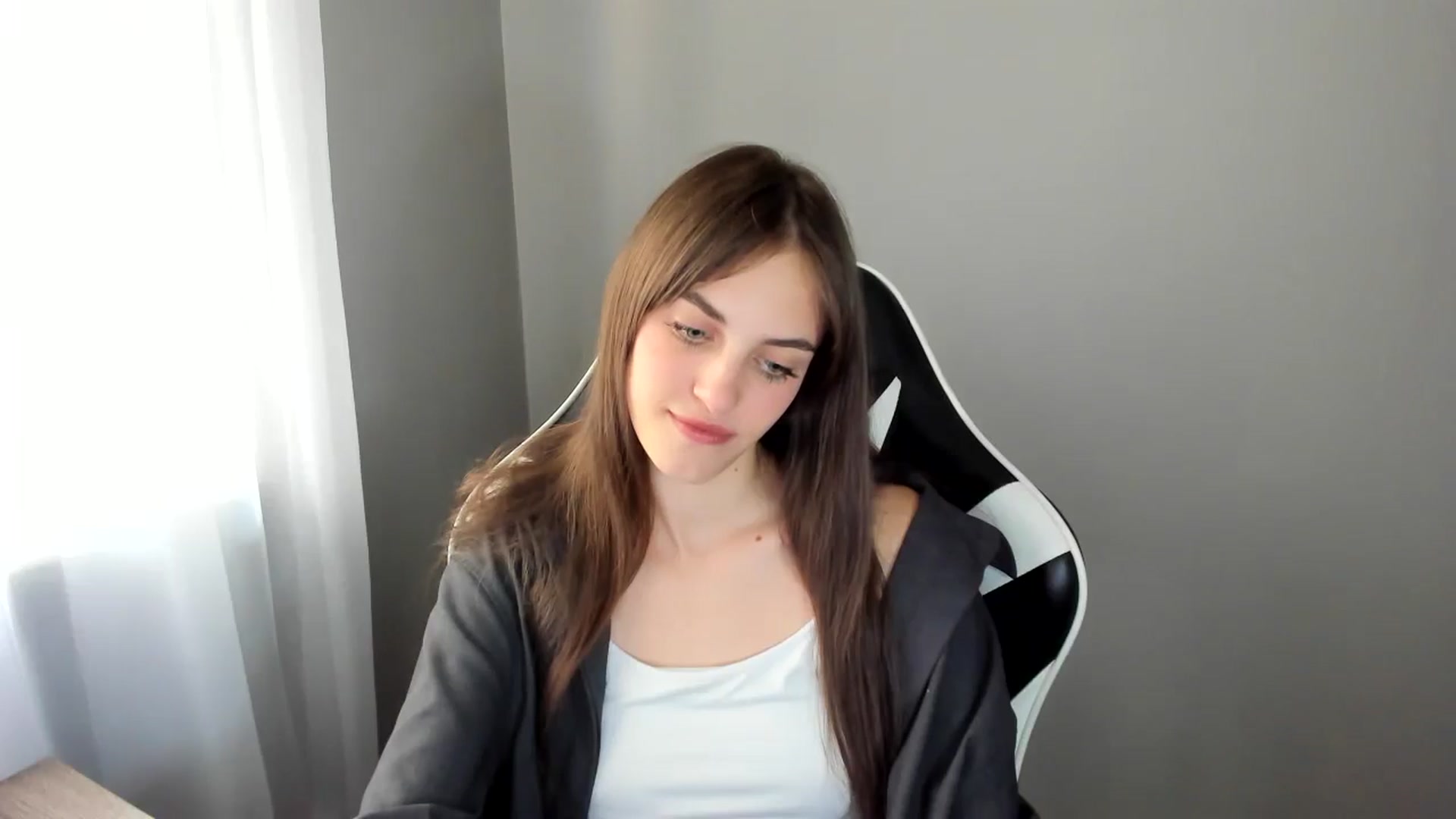 Gallery image thumbnail from Dashamoxy's myfreecams stream on, 07/07/2025, 14:32 image 13 of 20
