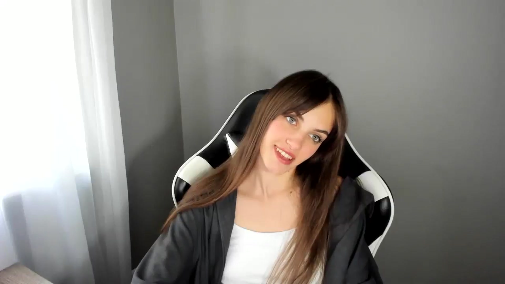 Gallery image thumbnail from Dashamoxy's myfreecams stream on, 07/07/2025, 14:32 image 5 of 20