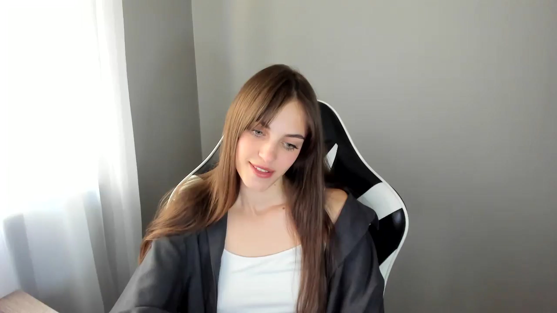 Gallery image thumbnail from Dashamoxy's myfreecams stream on, 07/07/2025, 14:32 image 18 of 20