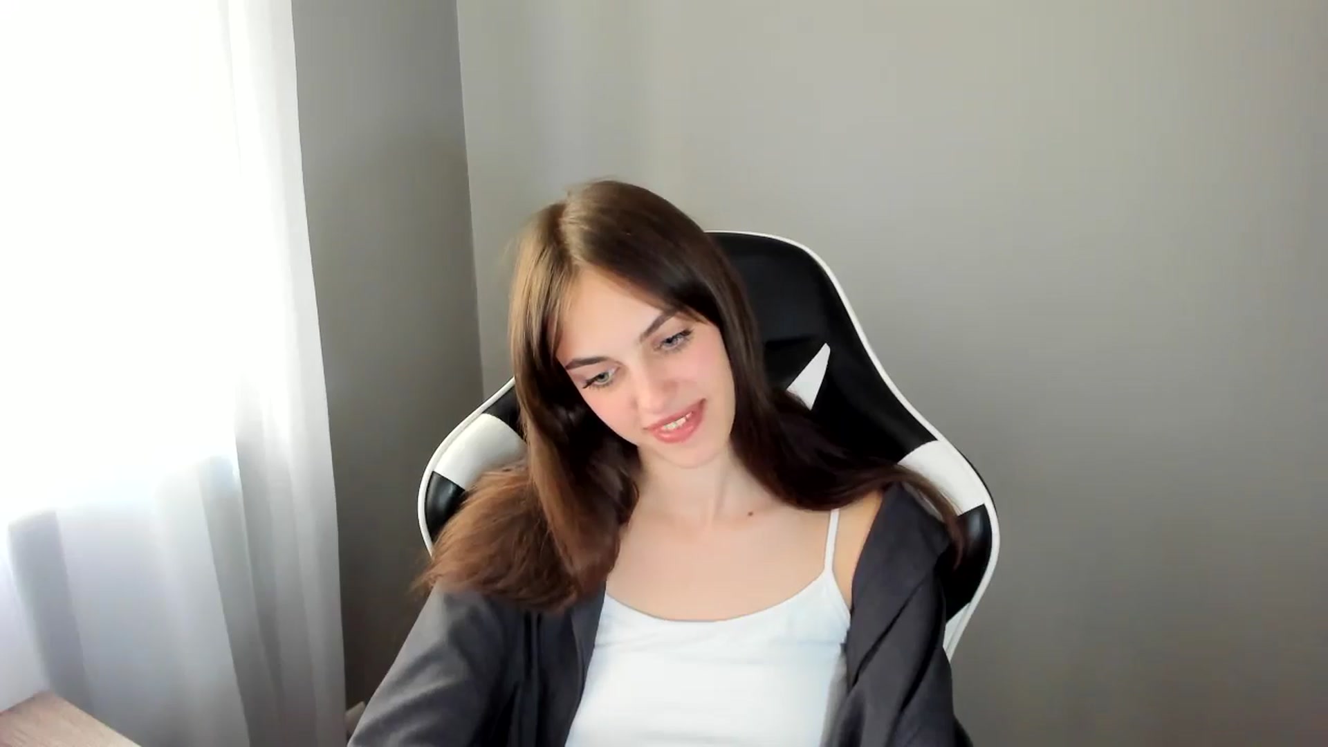 Gallery image thumbnail from Dashamoxy's myfreecams stream on, 07/07/2025, 14:32 image 9 of 20