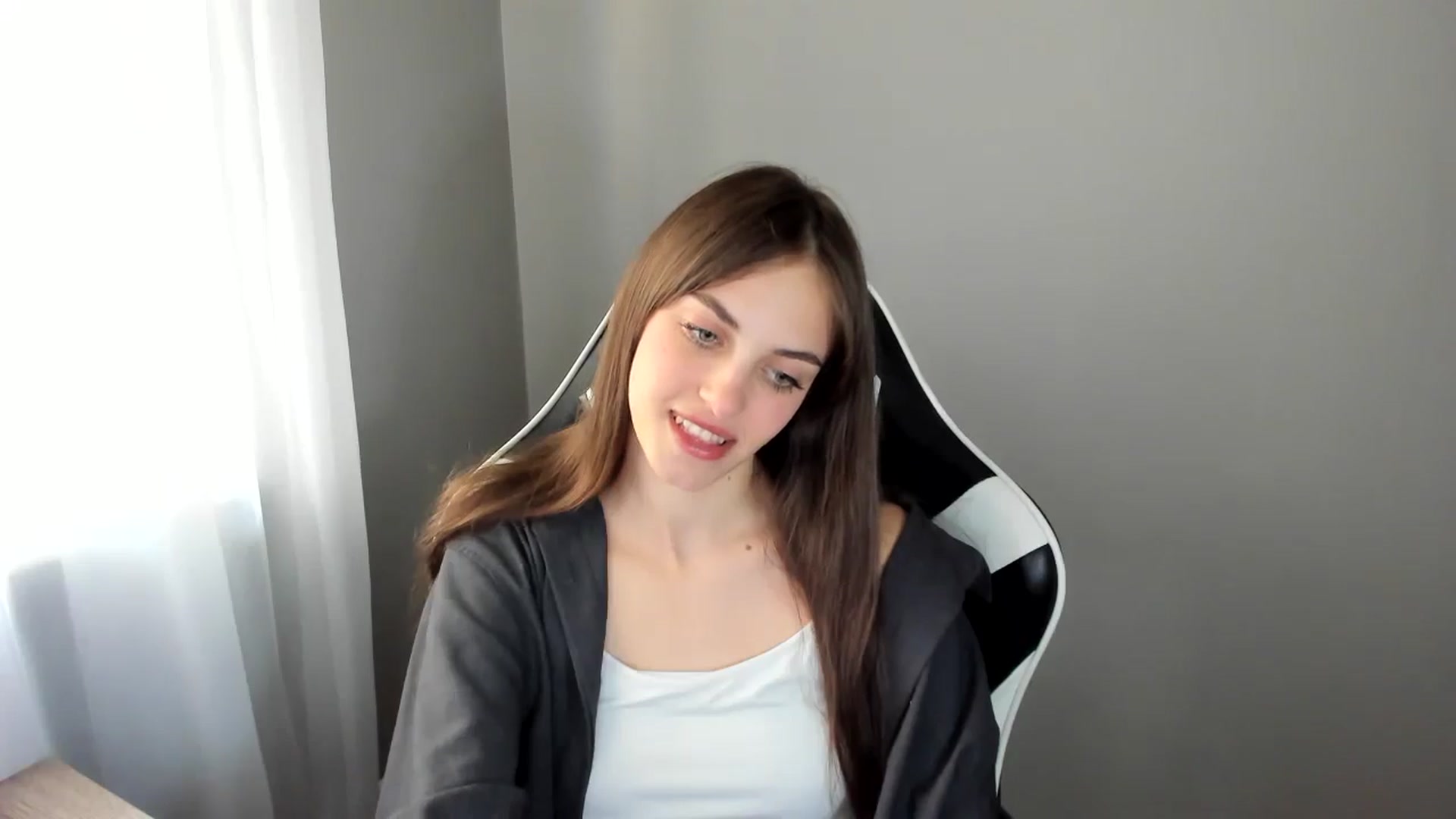 Gallery image thumbnail from Dashamoxy's myfreecams stream on, 07/07/2025, 14:32 image 15 of 20