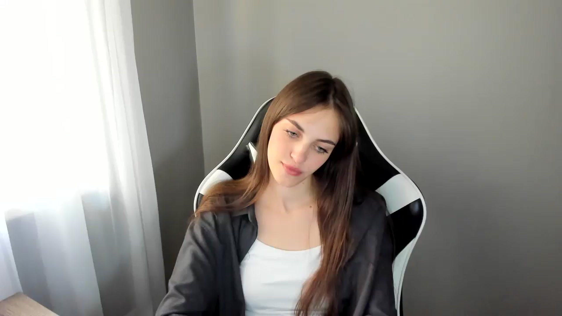 Gallery image thumbnail from Dashamoxy's myfreecams stream on, 07/07/2025, 15:25 image 6 of 20