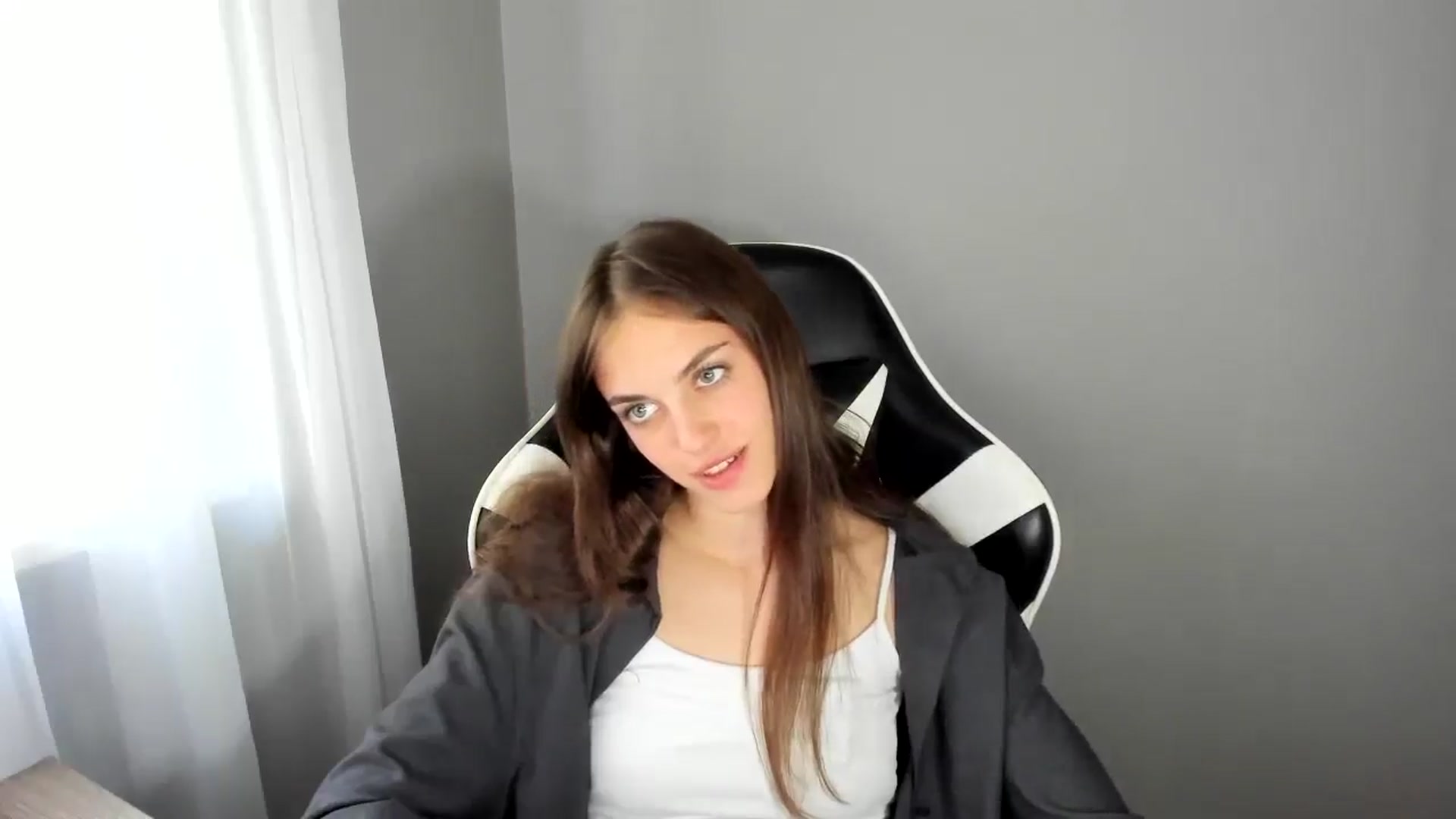 Gallery image thumbnail from Dashamoxy's myfreecams stream on, 07/07/2025, 15:25 image 13 of 20