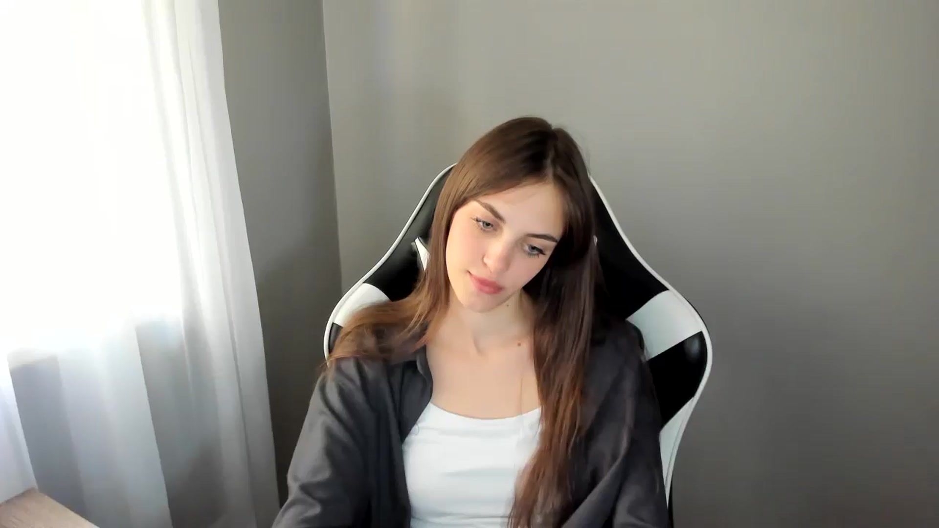 Gallery image thumbnail from Dashamoxy's myfreecams stream on, 07/07/2025, 15:25 image 5 of 20