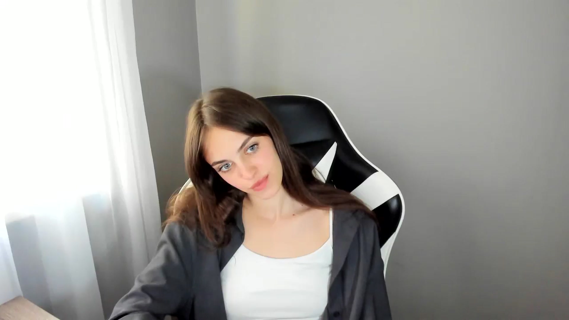 Gallery image thumbnail from Dashamoxy's myfreecams stream on, 07/07/2025, 15:25 image 11 of 20
