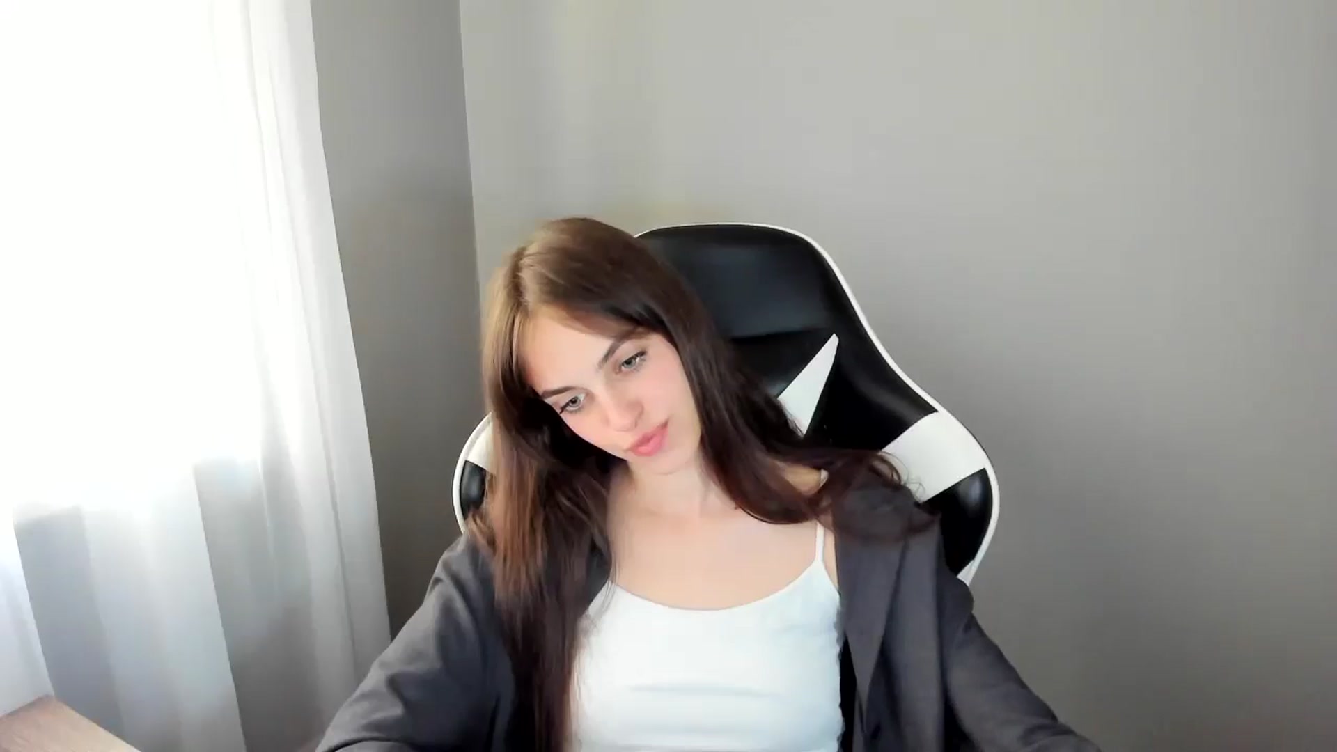 Gallery image thumbnail from Dashamoxy's myfreecams stream on, 07/07/2025, 15:25 image 17 of 20
