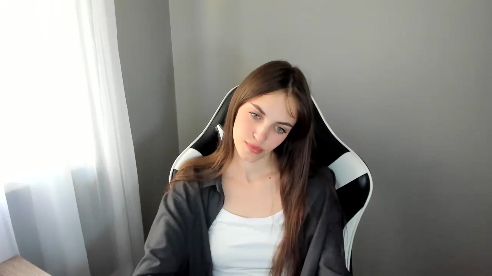 Gallery image thumbnail from Dashamoxy's myfreecams stream on, 07/07/2025, 15:25 image 3 of 20