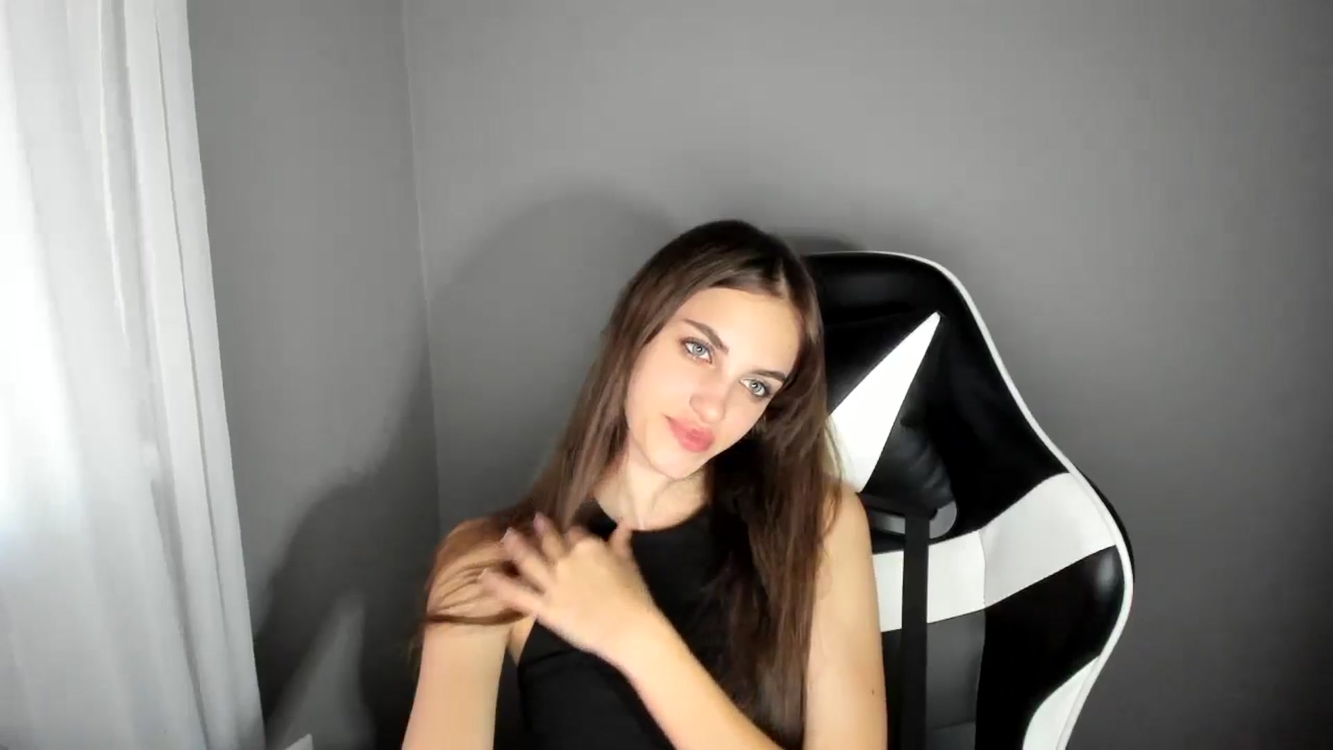 Gallery image thumbnail from Dashamoxy's myfreecams stream on, 07/08/2025, 18:28 image 11 of 20