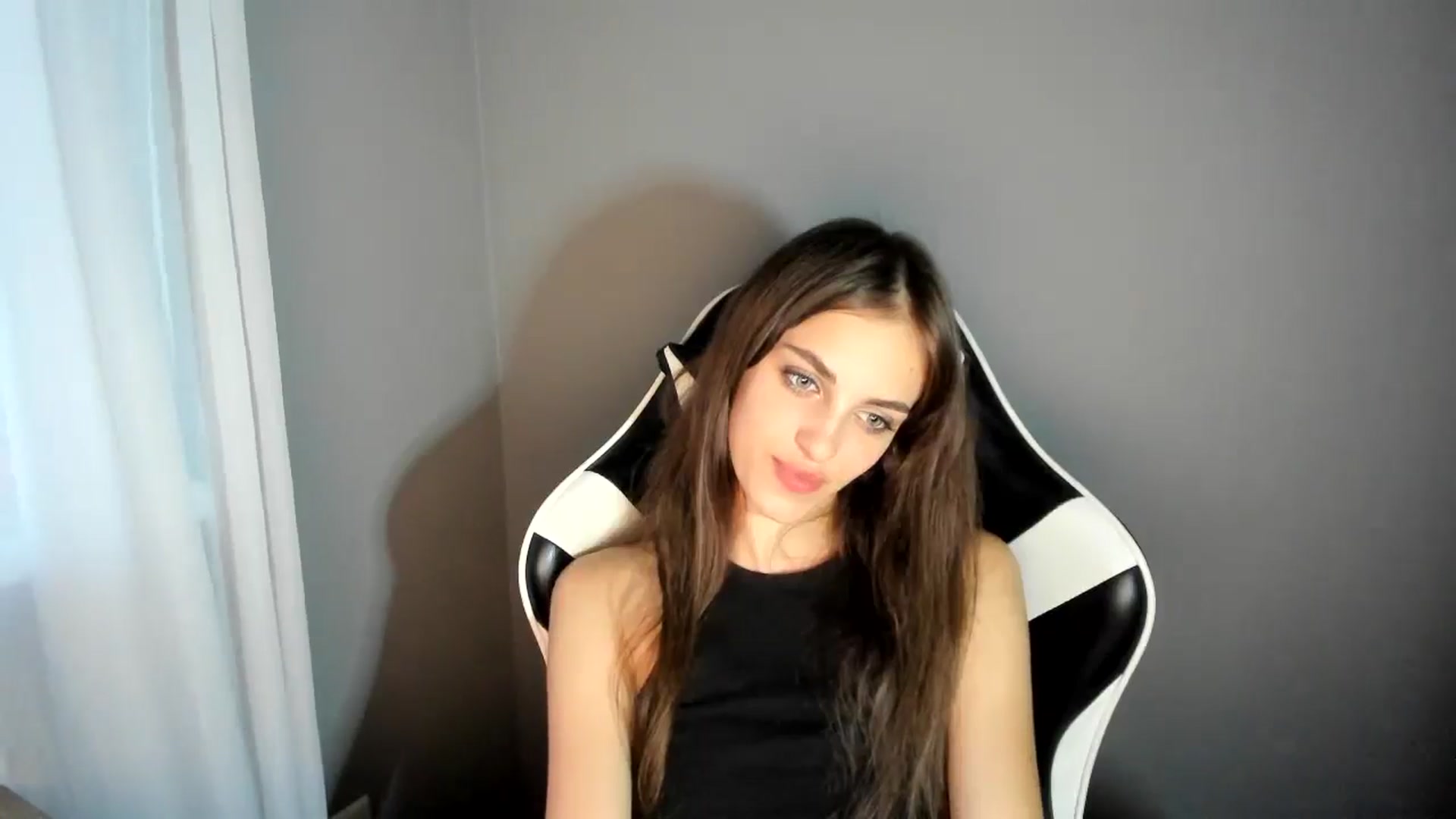 Gallery image thumbnail from Dashamoxy's myfreecams stream on, 07/08/2025, 18:28 image 15 of 20