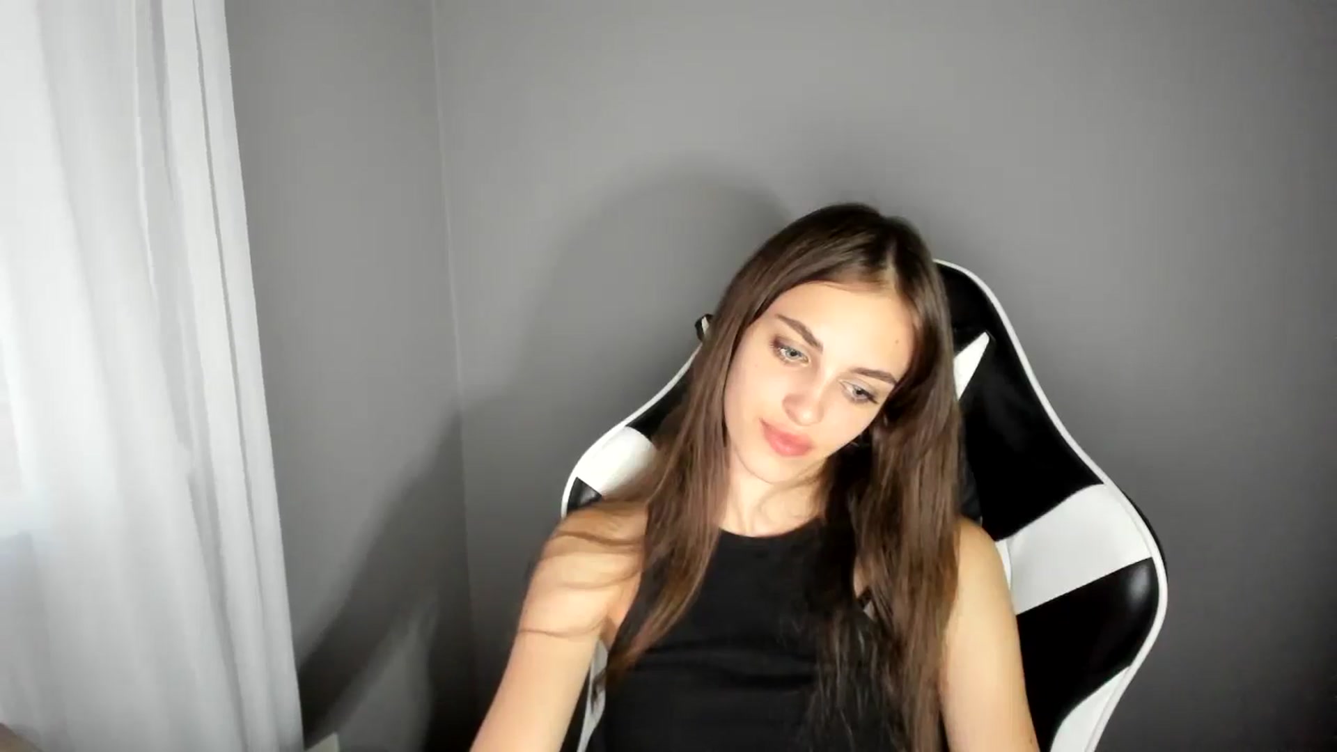 Gallery image thumbnail from Dashamoxy's myfreecams stream on, 07/08/2025, 18:28 image 14 of 20