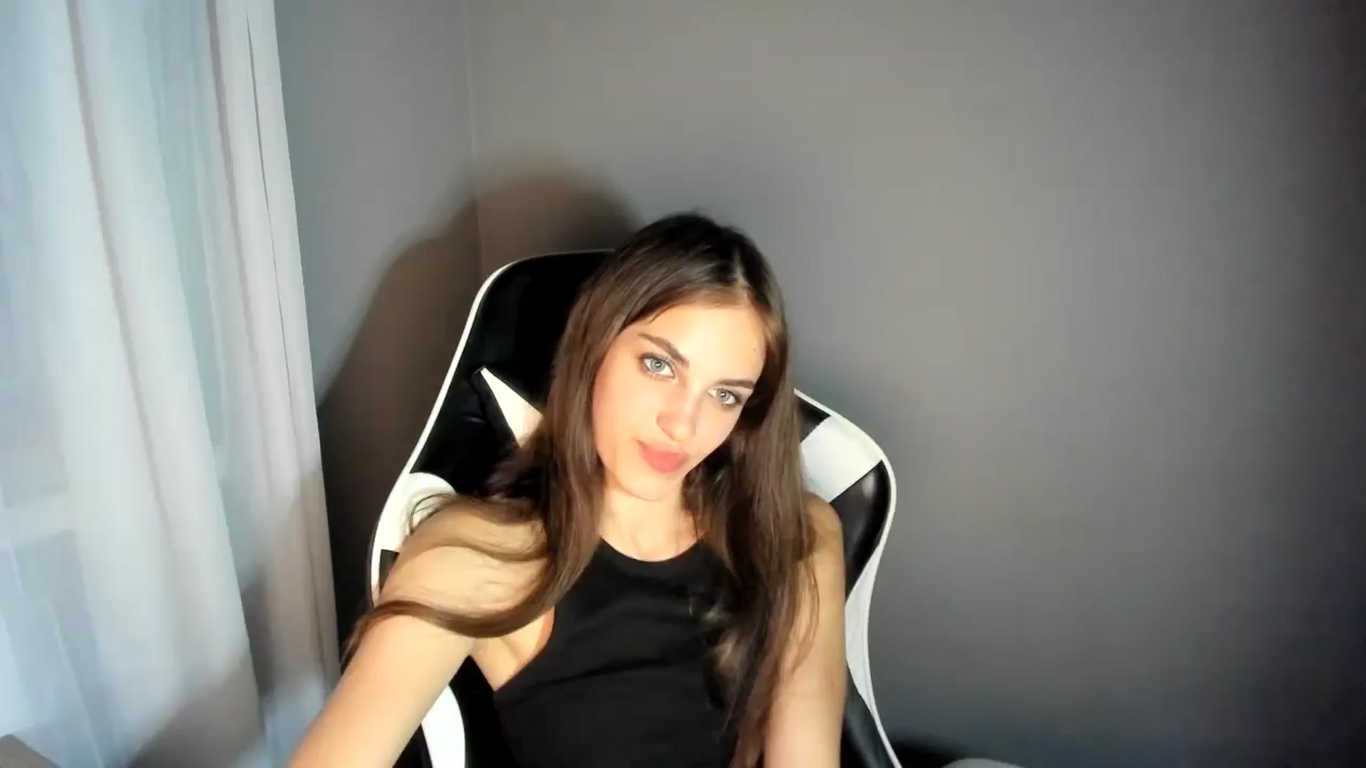 Gallery image thumbnail from Dashamoxy's myfreecams stream on, 07/08/2025, 19:04 image 17 of 20