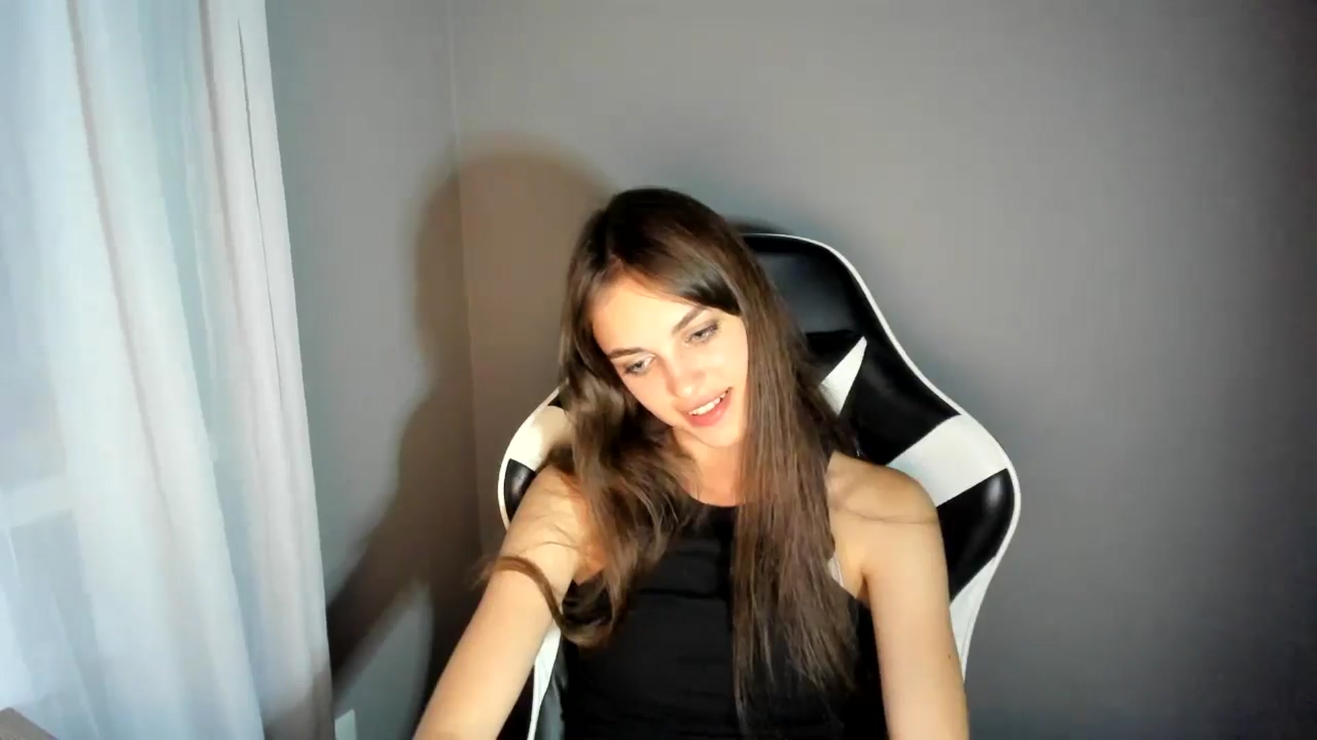 Gallery image thumbnail from Dashamoxy's myfreecams stream on, 07/08/2025, 19:04 image 10 of 20