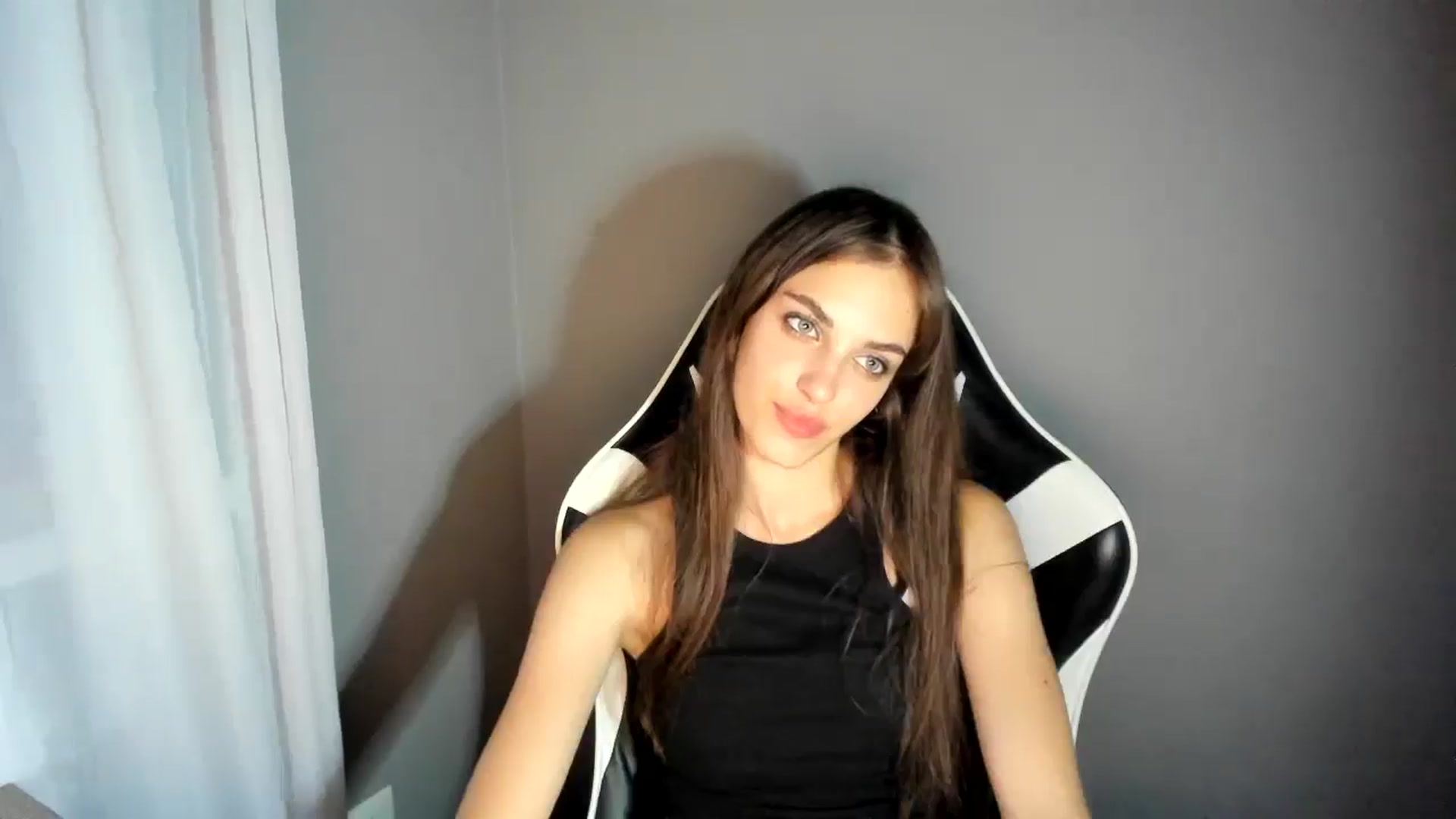 Gallery image thumbnail from Dashamoxy's myfreecams stream on, 07/08/2025, 19:04 image 5 of 20