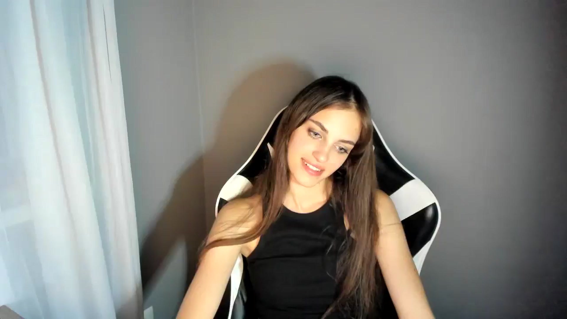 Gallery image thumbnail from Dashamoxy's myfreecams stream on, 07/08/2025, 19:04 image 8 of 20