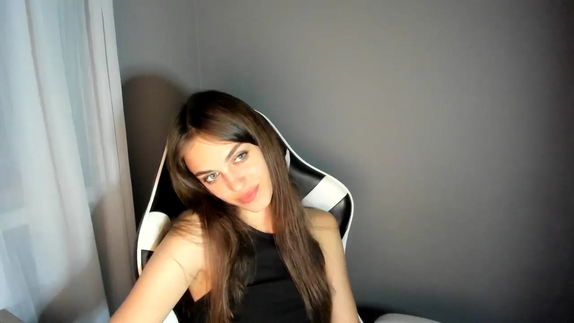 Gallery image thumbnail from Dashamoxy's myfreecams stream on, 07/08/2025, 19:04 image 14 of 20