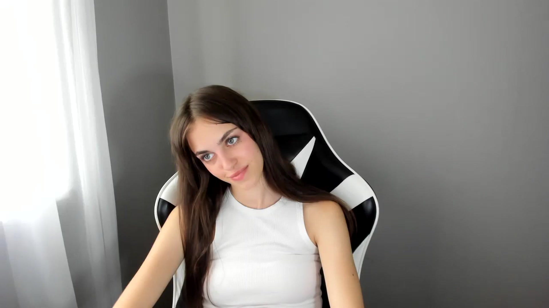 Gallery image thumbnail from Dashamoxy's myfreecams stream on, 07/09/2025, 11:40 image 15 of 20
