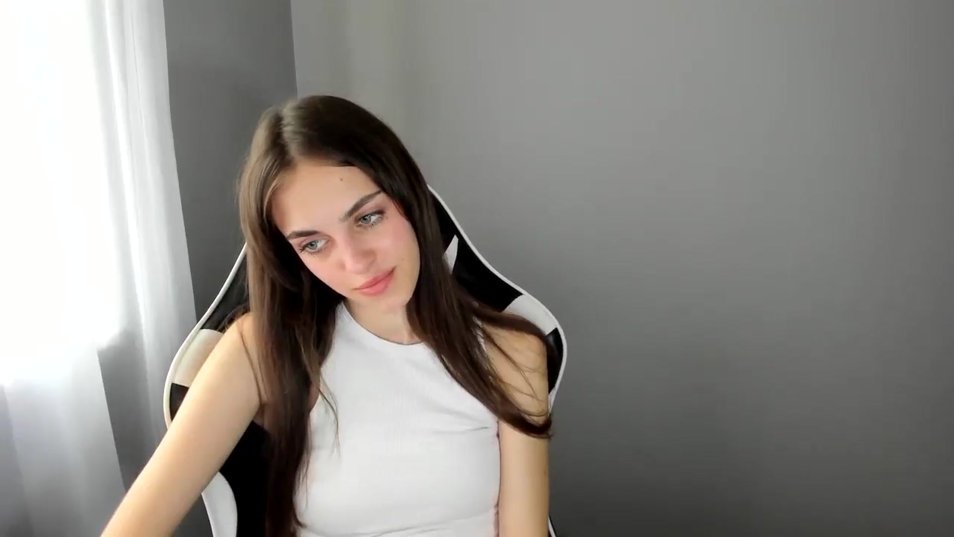Gallery image thumbnail from Dashamoxy's myfreecams stream on, 07/09/2025, 11:40 image 14 of 20