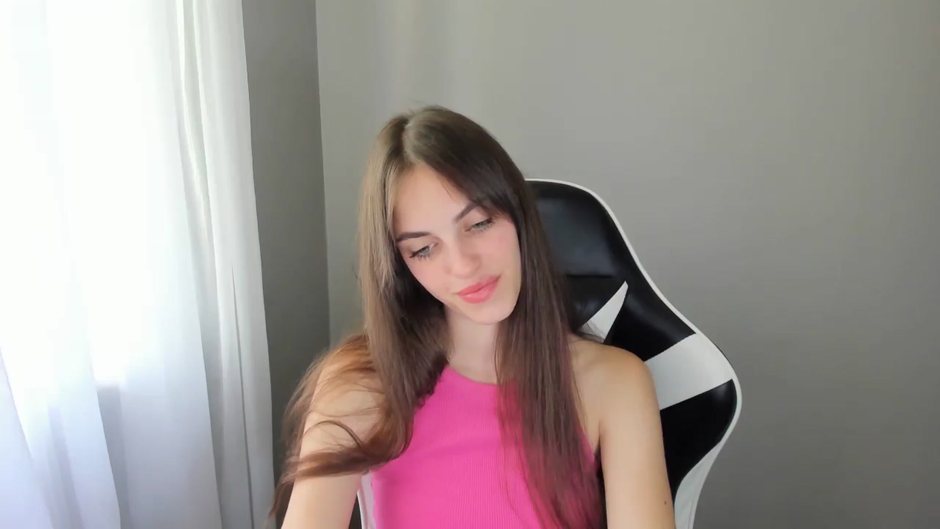 Gallery image thumbnail from Dashamoxy's myfreecams stream on, 07/12/2025, 11:37 image 12 of 20