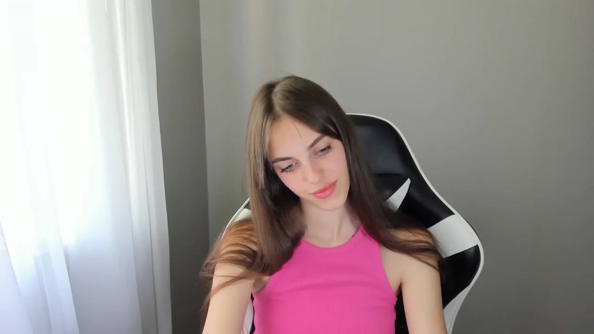 Gallery image thumbnail from Dashamoxy's myfreecams stream on, 07/12/2025, 11:37 image 18 of 20
