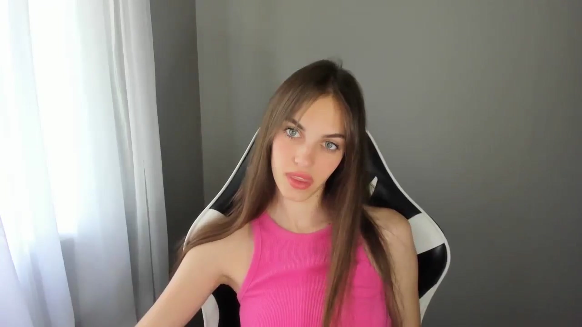 Gallery image thumbnail from Dashamoxy's myfreecams stream on, 07/12/2025, 11:37 image 4 of 20