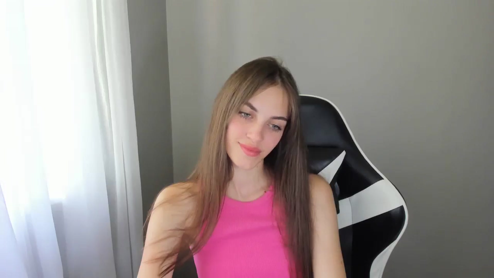 Gallery image thumbnail from Dashamoxy's myfreecams stream on, 07/12/2025, 11:37 image 10 of 20