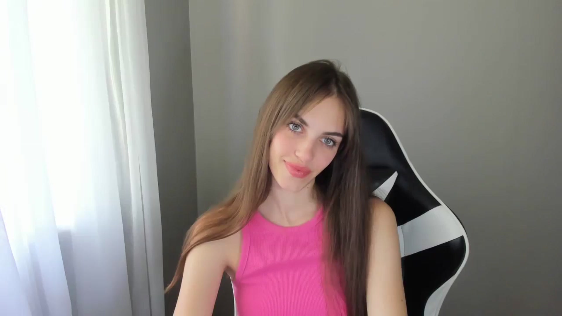 Gallery image thumbnail from Dashamoxy's myfreecams stream on, 07/12/2025, 11:37 image 11 of 20