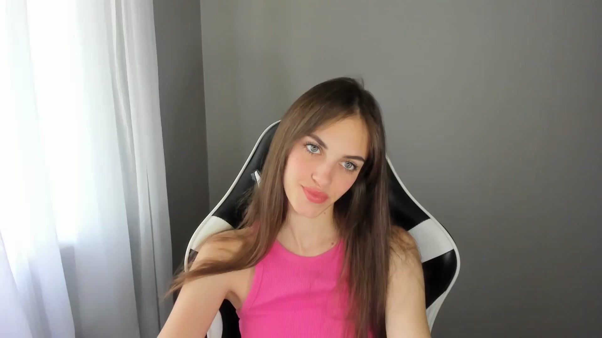 Gallery image thumbnail from Dashamoxy's myfreecams stream on, 07/12/2025, 11:37 image 1 of 20