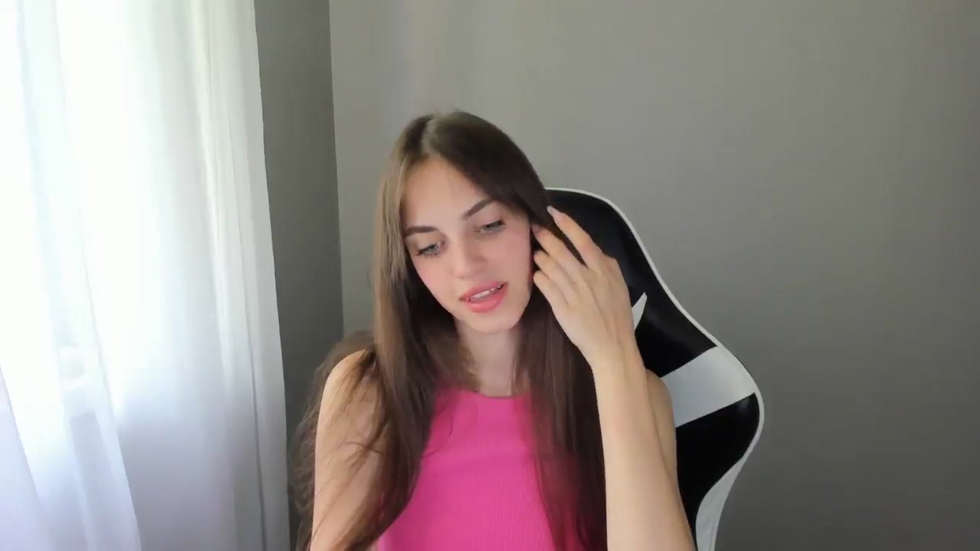 Gallery image thumbnail from Dashamoxy's myfreecams stream on, 07/12/2025, 11:37 image 15 of 20