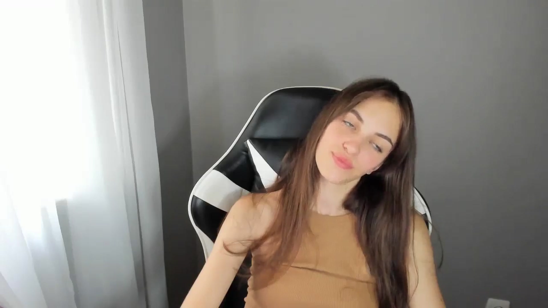 Gallery image thumbnail from Dashamoxy's myfreecams stream on, 07/13/2025, 14:31 image 14 of 20