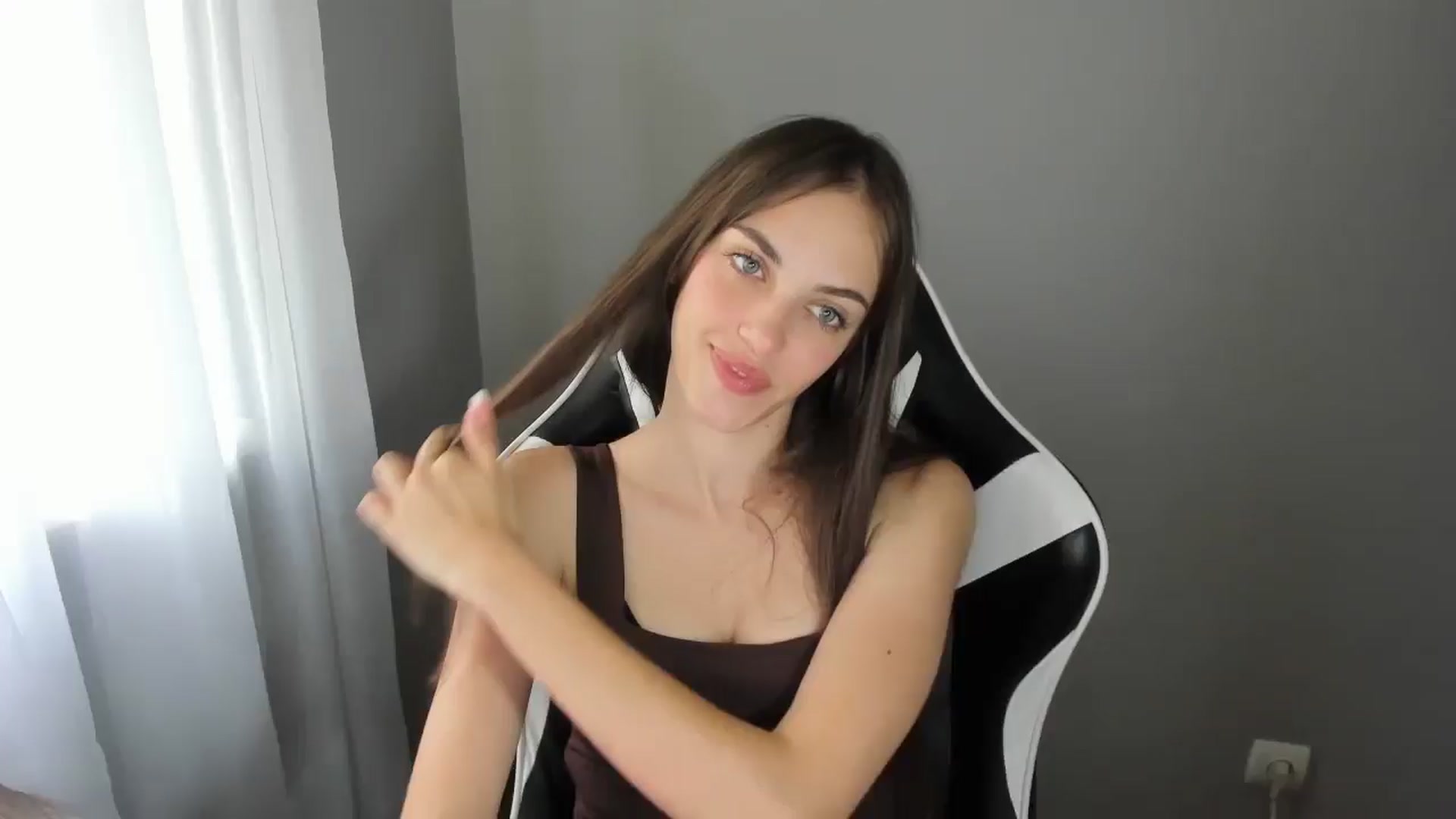 Gallery image thumbnail from Dashamoxy's myfreecams stream on, 07/14/2025, 13:55 image 4 of 20