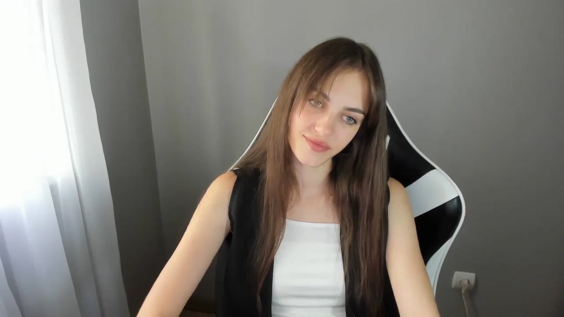 Gallery image thumbnail from Dashamoxy's myfreecams stream on, 07/15/2025, 14:01 image 11 of 20