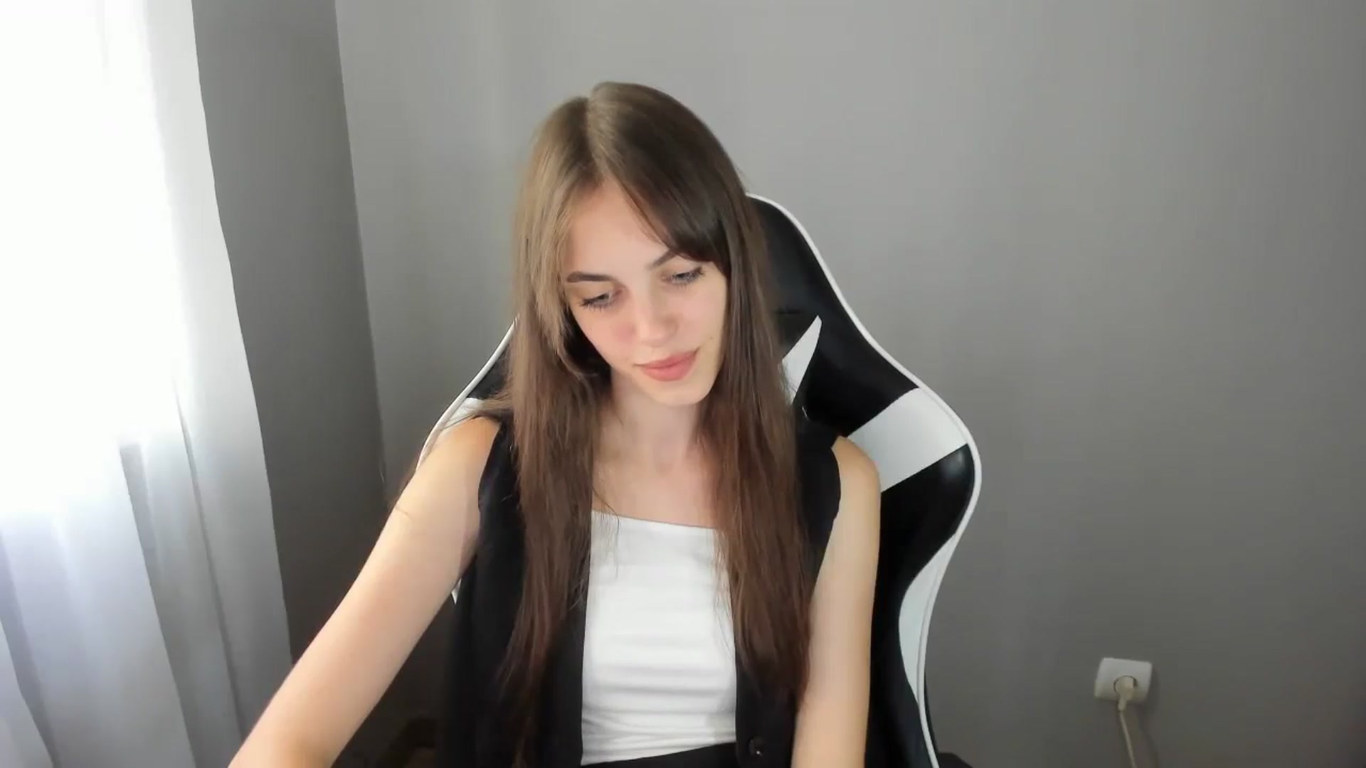 Gallery image thumbnail from Dashamoxy's myfreecams stream on, 07/15/2025, 14:01 image 6 of 20