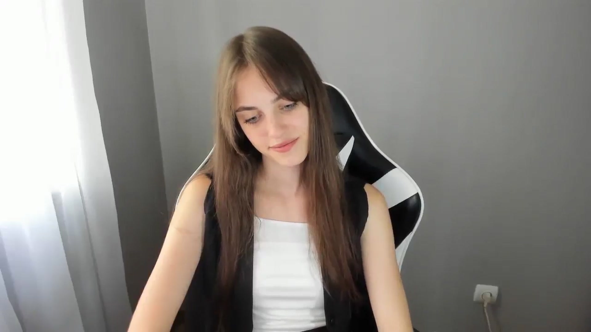 Gallery image thumbnail from Dashamoxy's myfreecams stream on, 07/15/2025, 14:01 image 7 of 20
