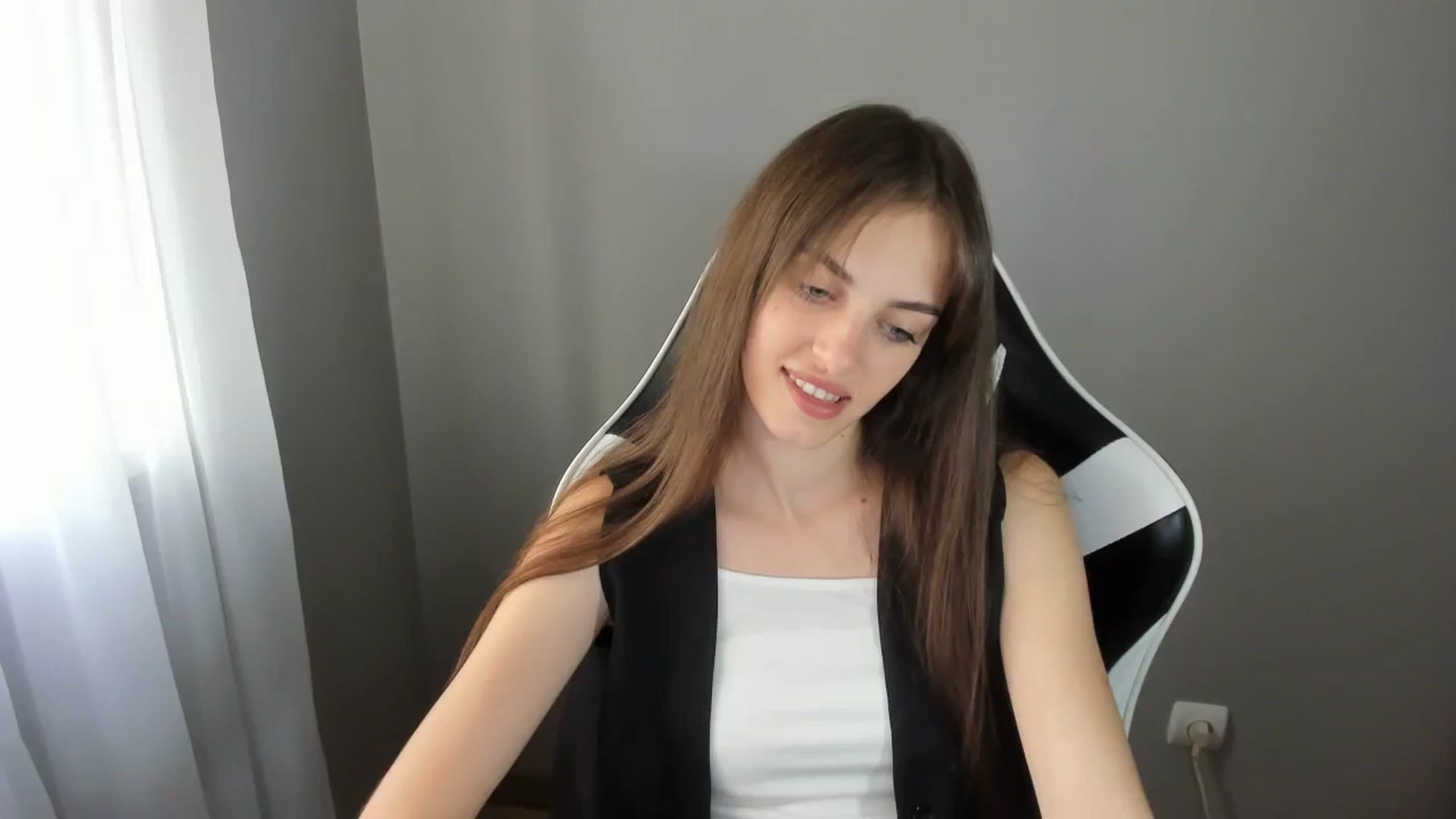 Gallery image thumbnail from Dashamoxy's myfreecams stream on, 07/15/2025, 14:01 image 15 of 20