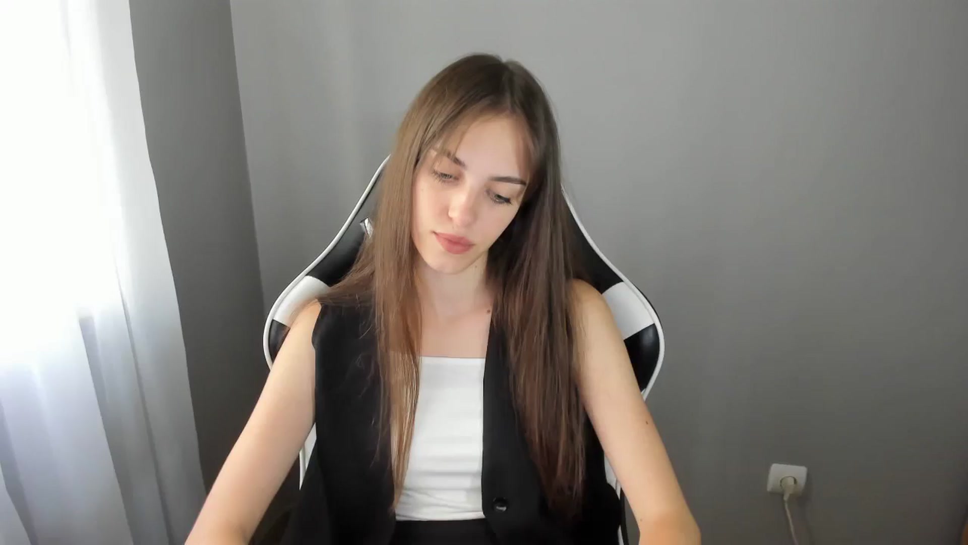Gallery image thumbnail from Dashamoxy's myfreecams stream on, 07/15/2025, 14:01 image 1 of 20
