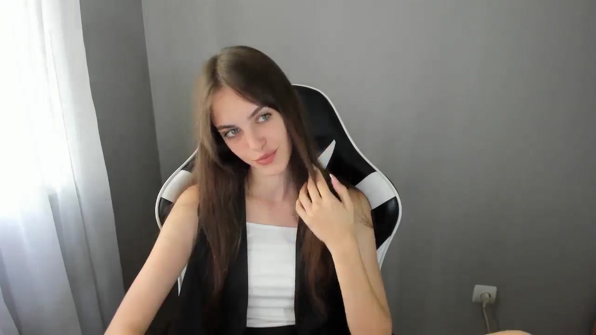 Gallery image thumbnail from Dashamoxy's myfreecams stream on, 07/15/2025, 14:01 image 5 of 20
