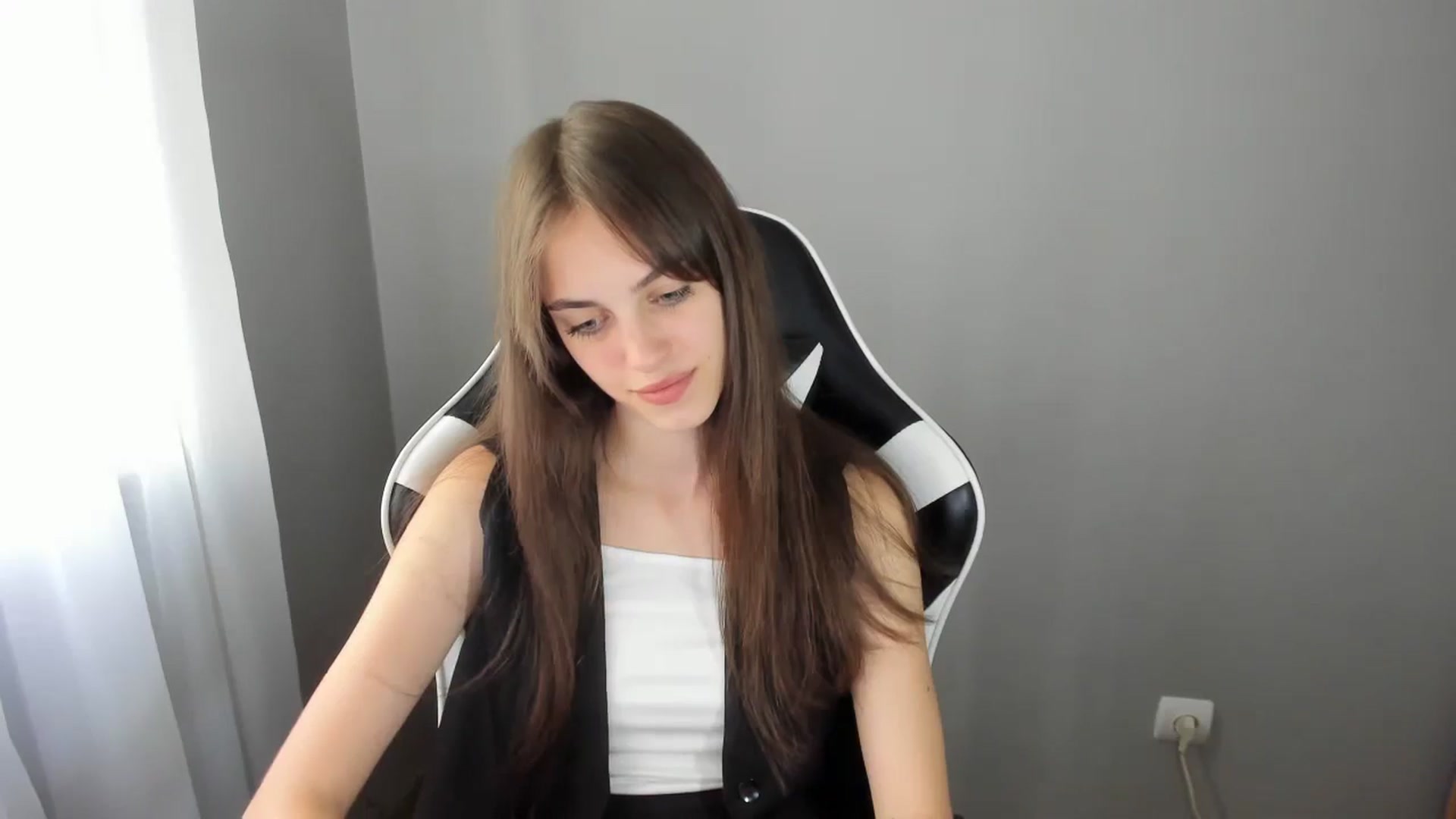 Gallery image thumbnail from Dashamoxy's myfreecams stream on, 07/15/2025, 14:01 image 4 of 20