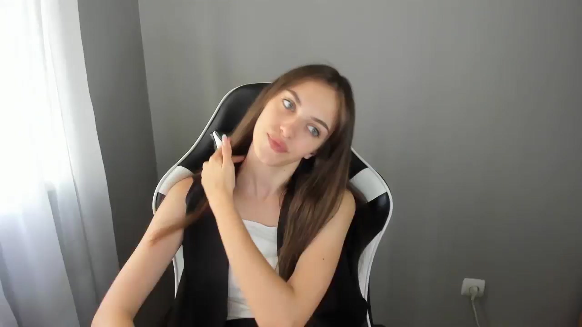 Gallery image thumbnail from Dashamoxy's myfreecams stream on, 07/15/2025, 14:01 image 3 of 20