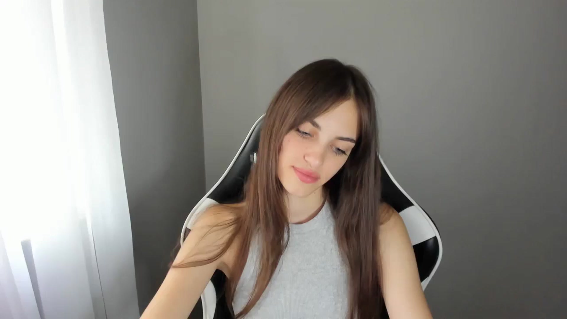 Gallery image thumbnail from Dashamoxy's myfreecams stream on, 07/17/2025, 12:20 image 16 of 20