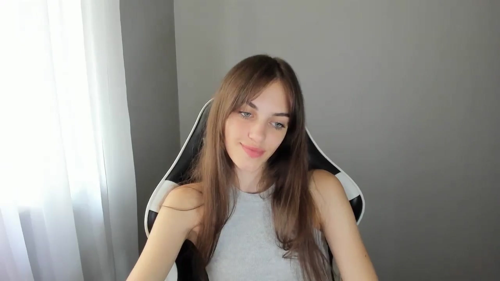 Gallery image thumbnail from Dashamoxy's myfreecams stream on, 07/17/2025, 13:15 image 12 of 20