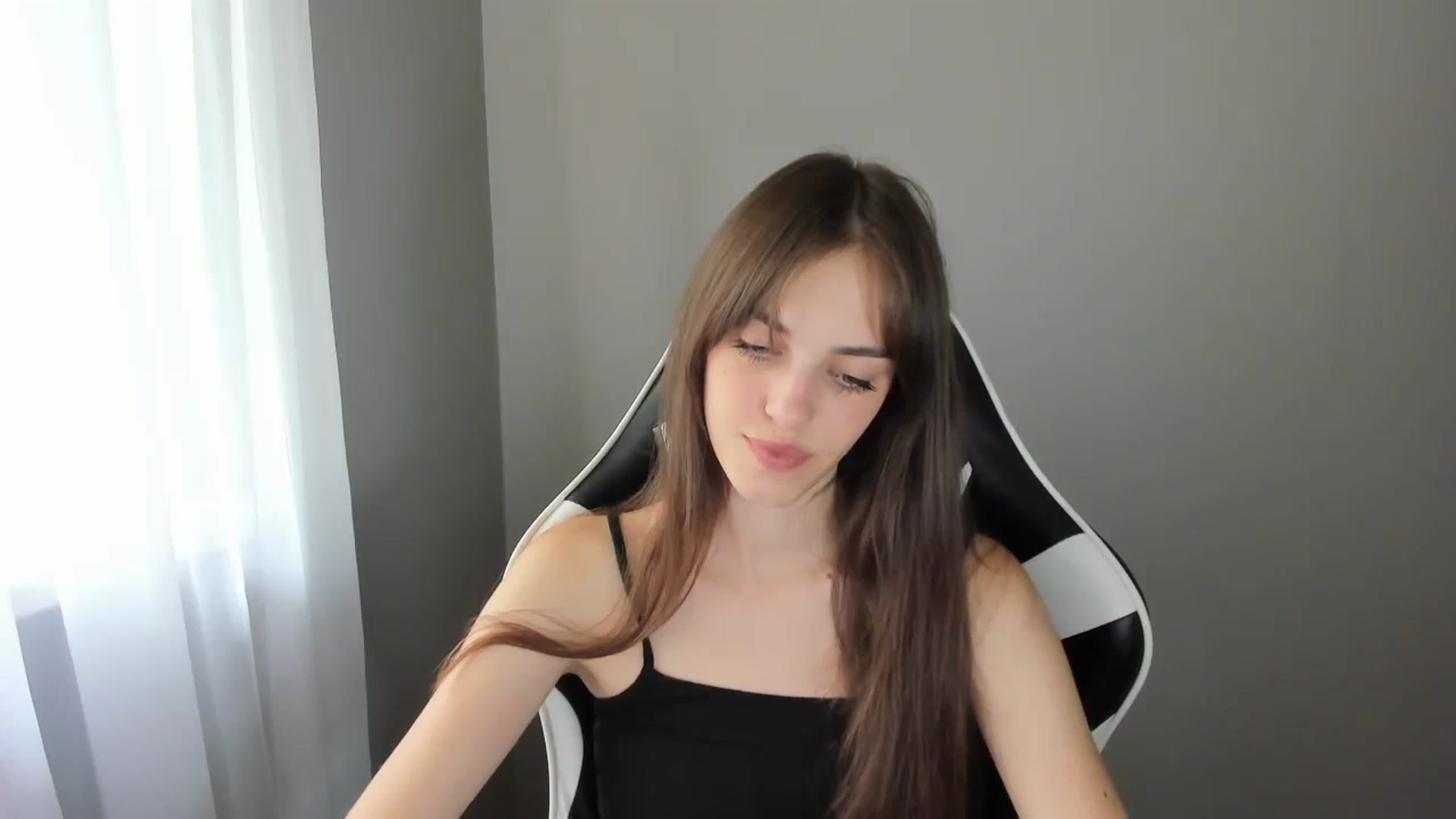 Gallery image thumbnail from Dashamoxy's myfreecams stream on, 07/18/2025, 12:31 image 4 of 20