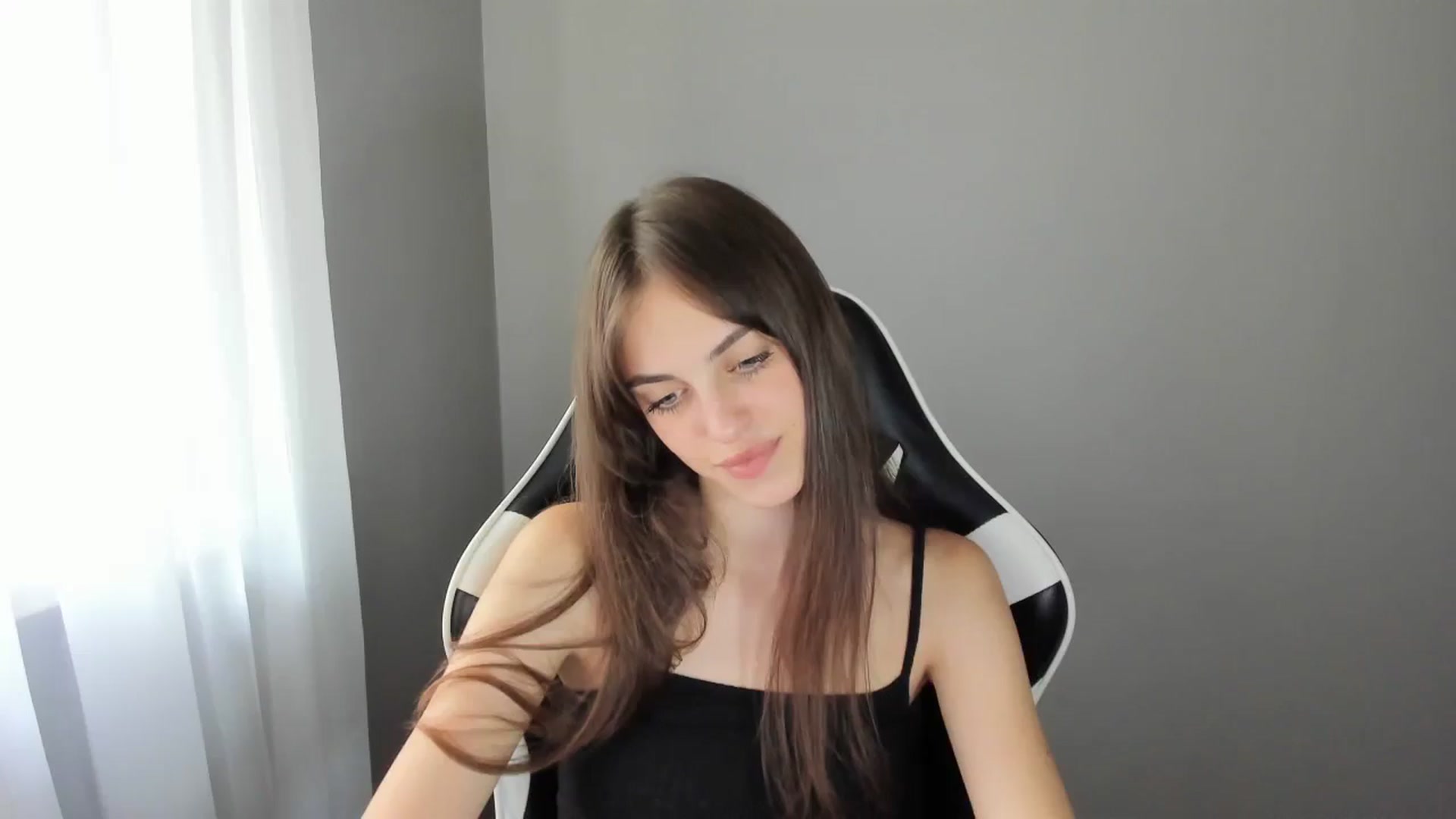 Gallery image thumbnail from Dashamoxy's myfreecams stream on, 07/18/2025, 12:31 image 11 of 20