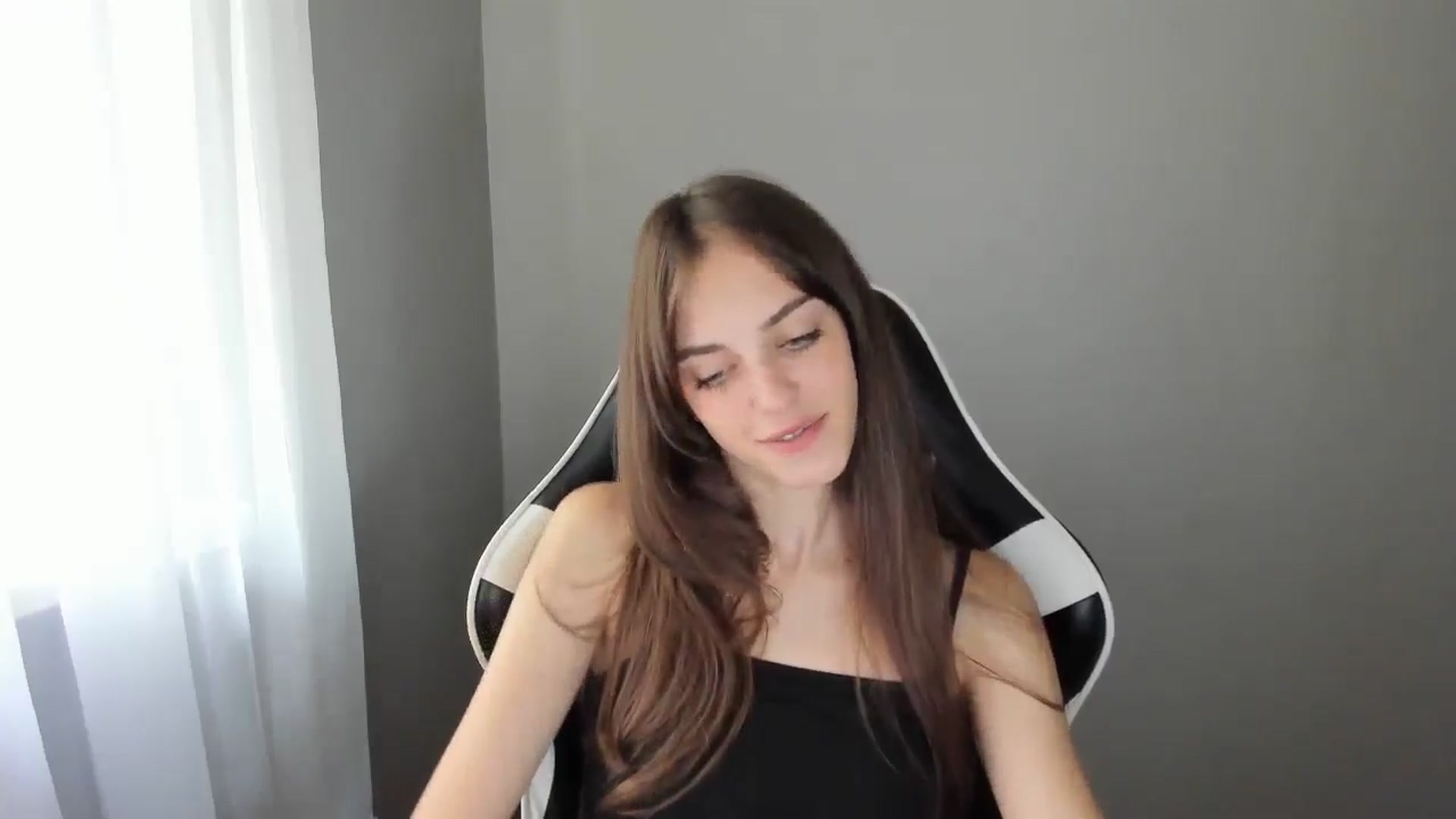 Gallery image thumbnail from Dashamoxy's myfreecams stream on, 07/18/2025, 12:31 image 7 of 20