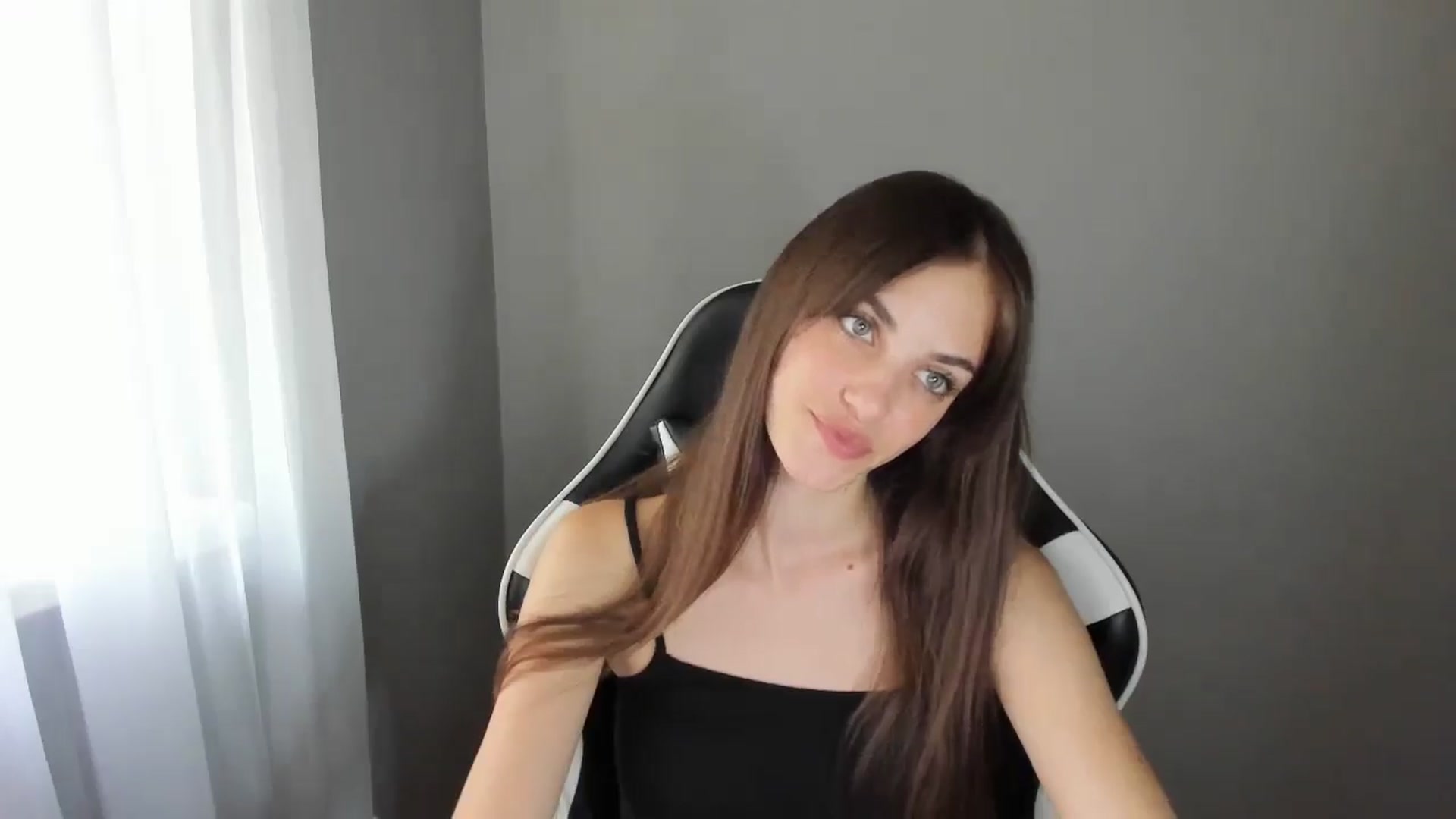 Gallery image thumbnail from Dashamoxy's myfreecams stream on, 07/18/2025, 12:31 image 10 of 20