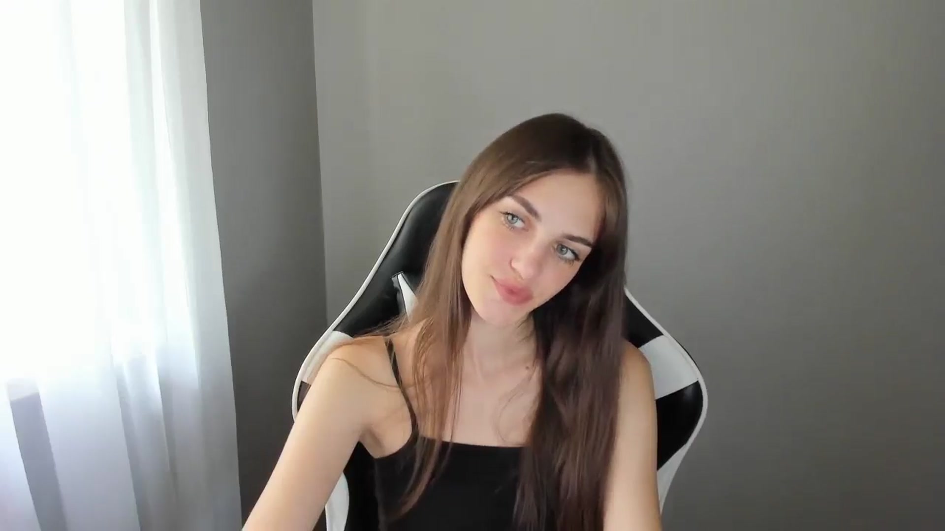 Gallery image thumbnail from Dashamoxy's myfreecams stream on, 07/18/2025, 12:31 image 5 of 20