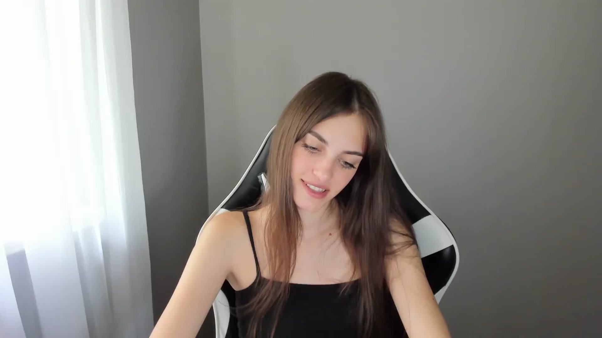 Gallery image thumbnail from Dashamoxy's myfreecams stream on, 07/18/2025, 12:31 image 6 of 20