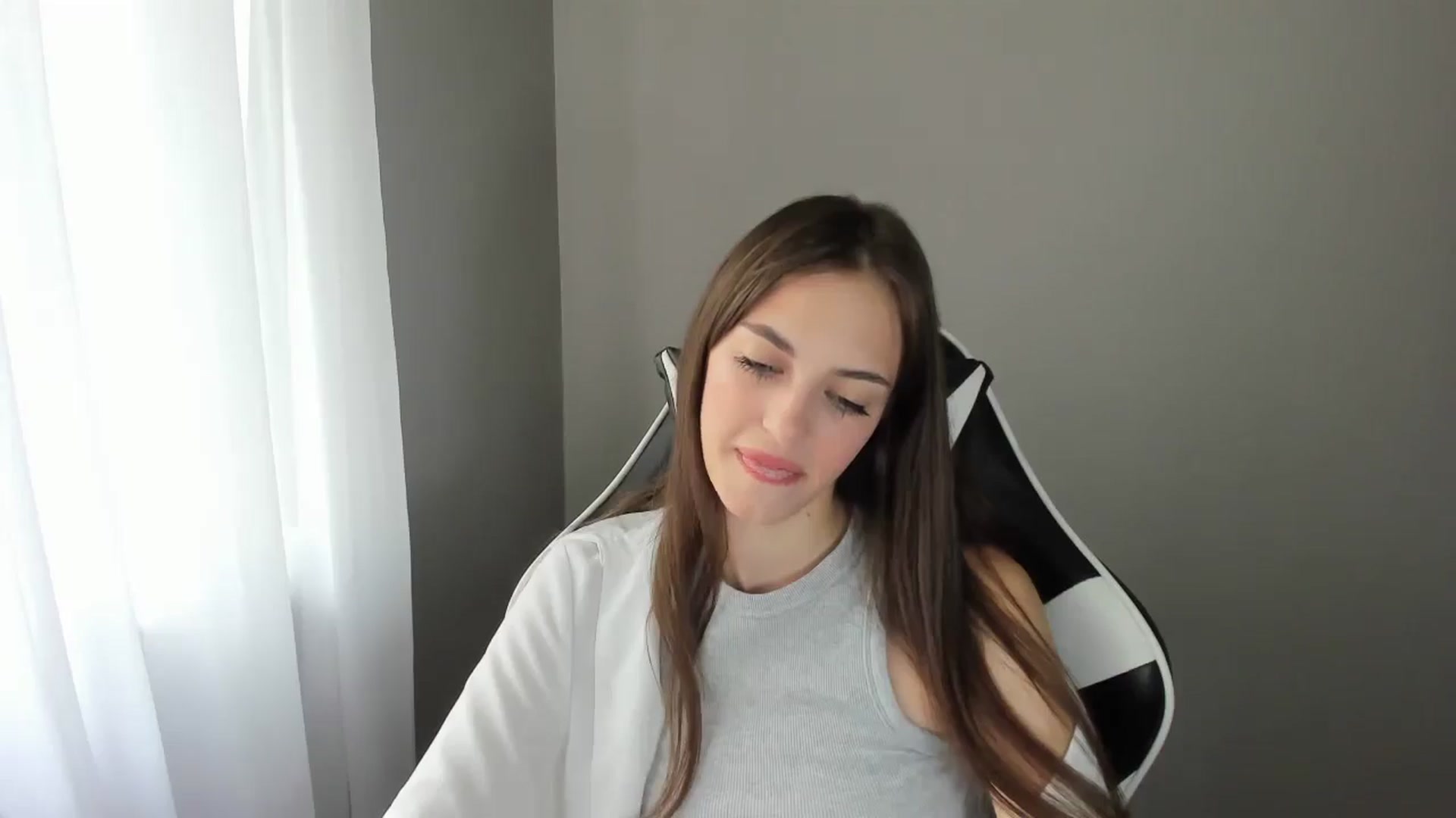 Gallery image thumbnail from Dashamoxy's myfreecams stream on, 07/19/2025, 11:06 image 13 of 20