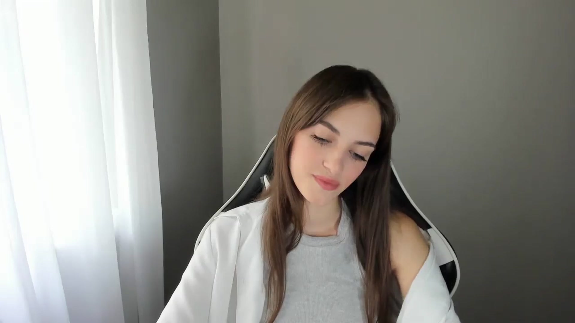 Gallery image thumbnail from Dashamoxy's myfreecams stream on, 07/19/2025, 11:06 image 5 of 20