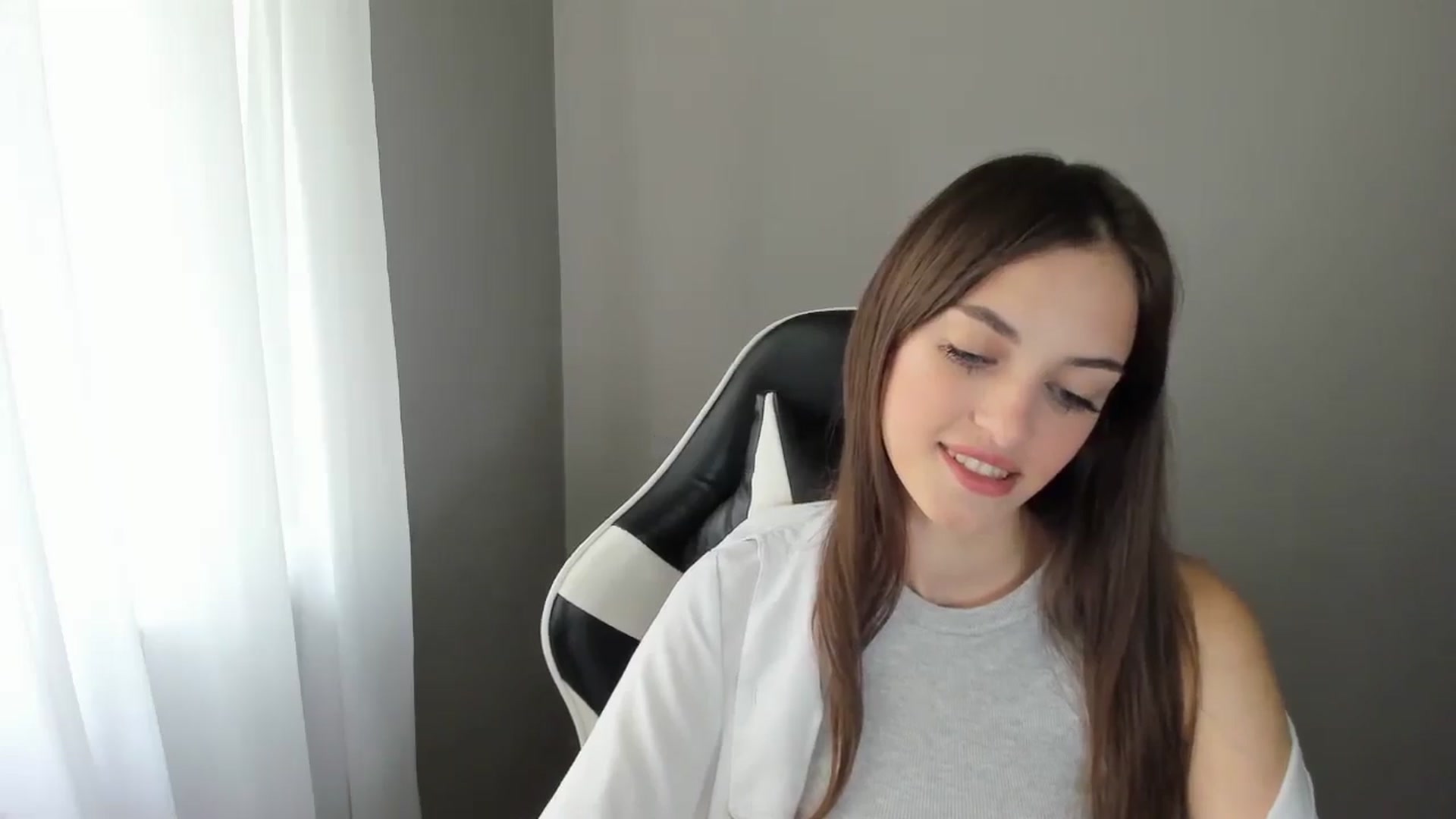 Gallery image thumbnail from Dashamoxy's myfreecams stream on, 07/19/2025, 11:06 image 17 of 20